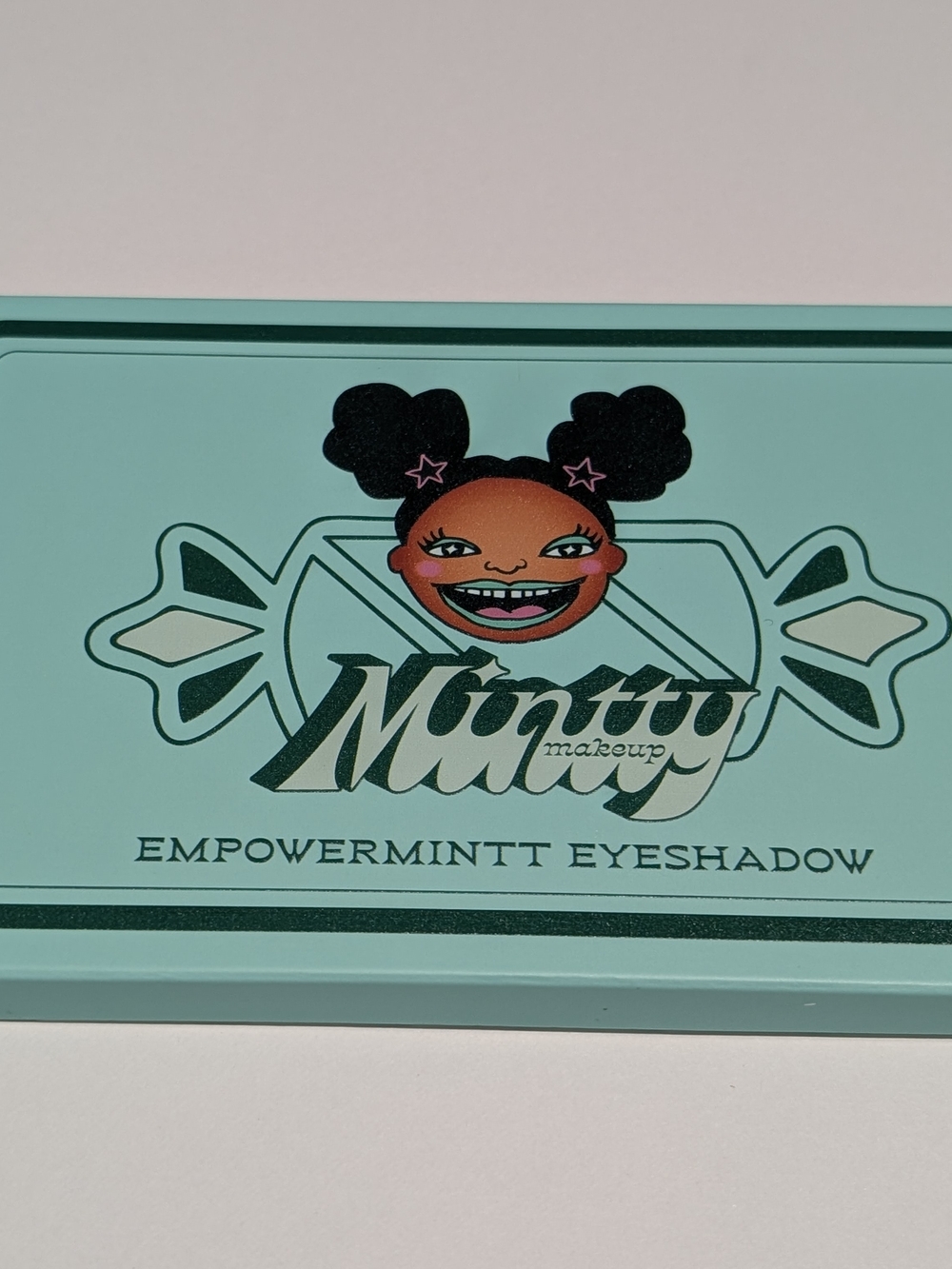 Mintty Makeup Empowermintt Eyeshadow Palette - 15 Pigmented Shades